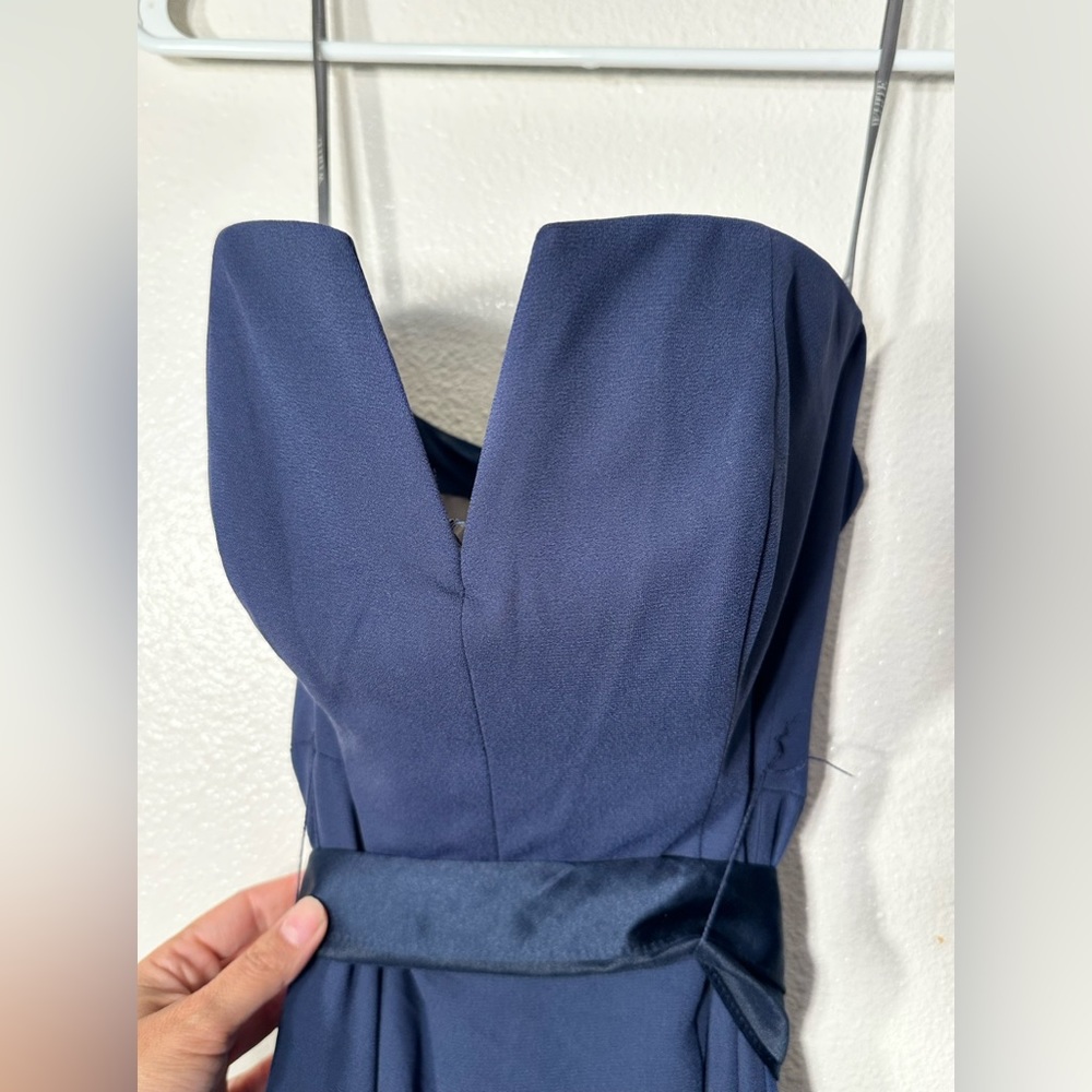 VERA WANG 'White' Bridesmaid Prom V-Wire Crepe Mermaid Dress midnightblue
Size 2 - Picture 12 of 17